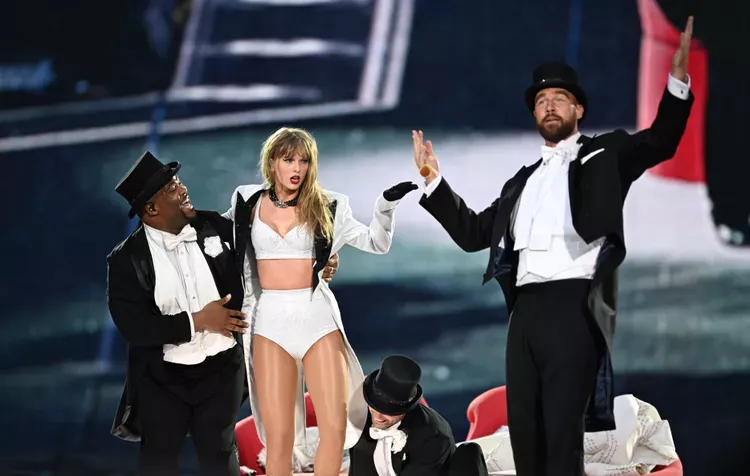 Taylor swift with Travis Kelce